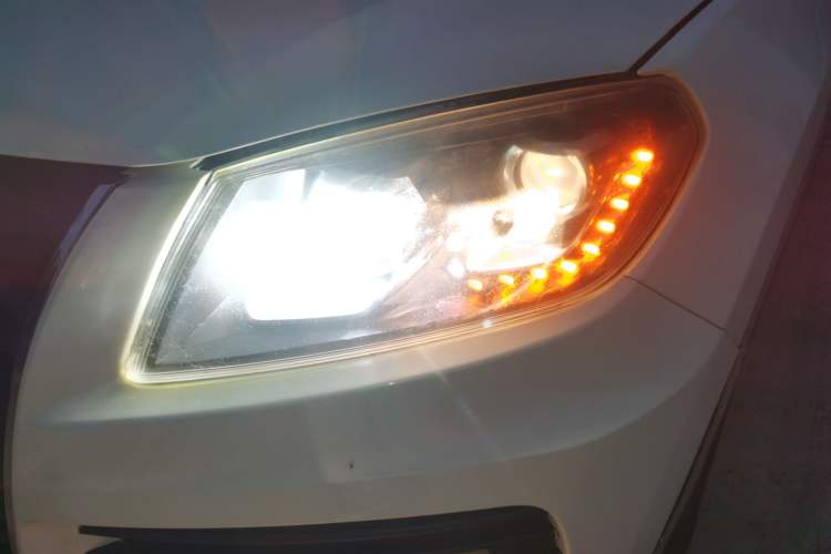 Used Yema T70 2016 Upgraded Model 1.8L Manual Elite Version Left Front Headlight