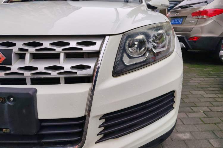 Used Yema T70 2016 Upgraded Model 1.5T Manual Leading Version Left Front Headlight