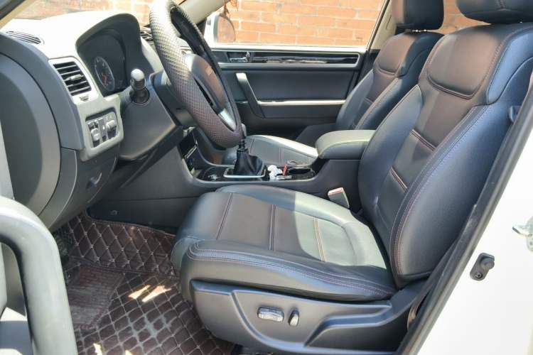 Used Yema T70 2016 Upgraded Model 1.8L Manual Elite Version Left Front Seat