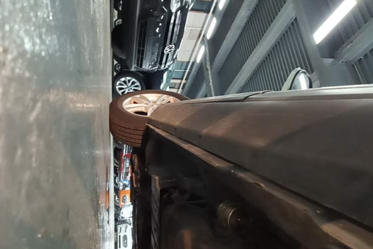 Used Yema T70 2016 1.8T CVT Elegant Model Left Side Sill