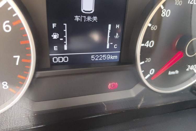 Used Yema T70 2016 Upgraded Model 1.5T Manual Luxury Version Odometer Close Up