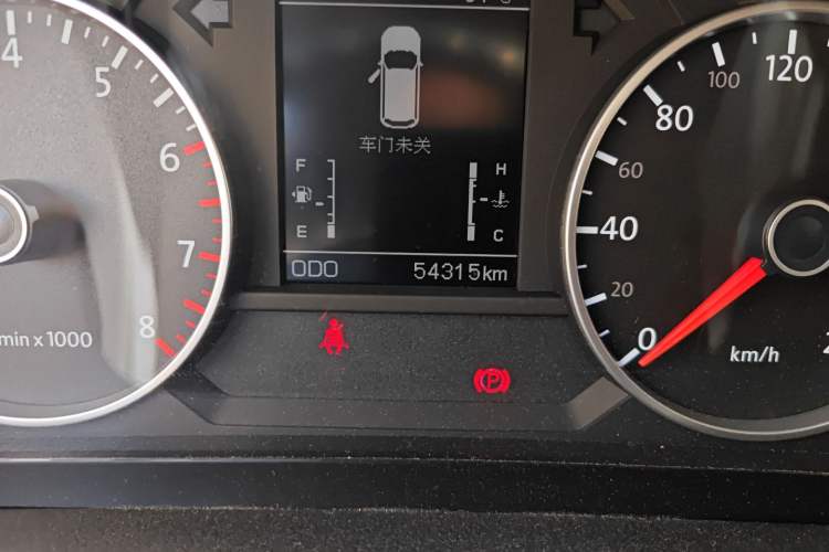 Used Yema T70 2016 Upgraded Model 1.5T Manual Luxury Version Odometer Close Up