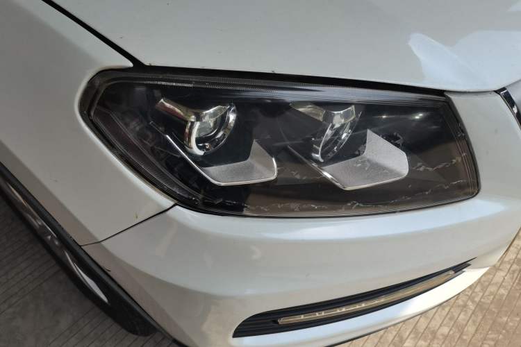 Used Yema T70 2016 Upgraded Model 1.8L Manual Elite Version Right Front Headlight