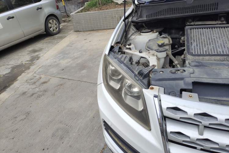 Used Yema T70 2016 1.8T CVT Elegant 7-Seater Right Front Headlight