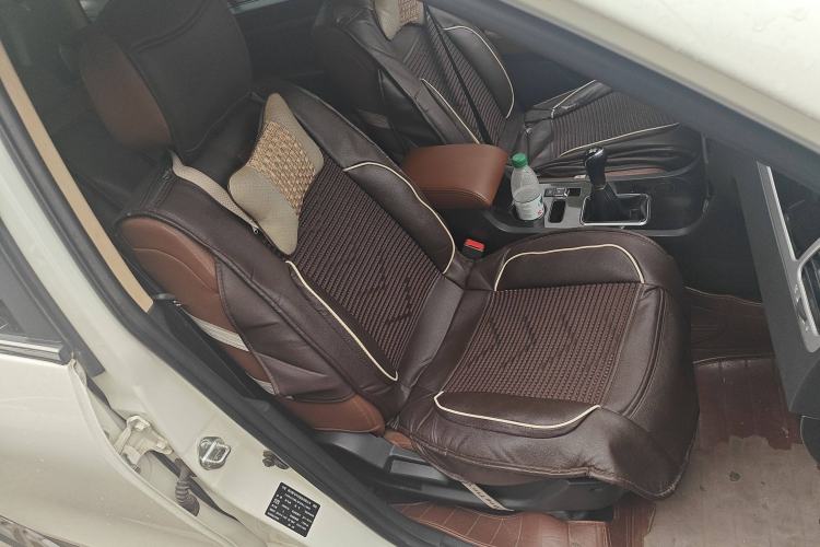 Used Yema T70 2016 1.8L Manual Elite Version Right Front Seat