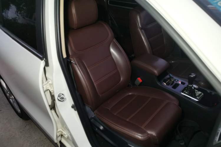 Used Yema T70 2016 Upgraded Model 1.8L Manual Elite Version Right Front Seat