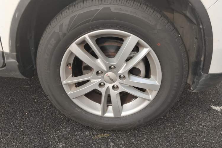 Used Yema T70 2016 1.8T CVT Elegant Model Right Front Wheel Hub