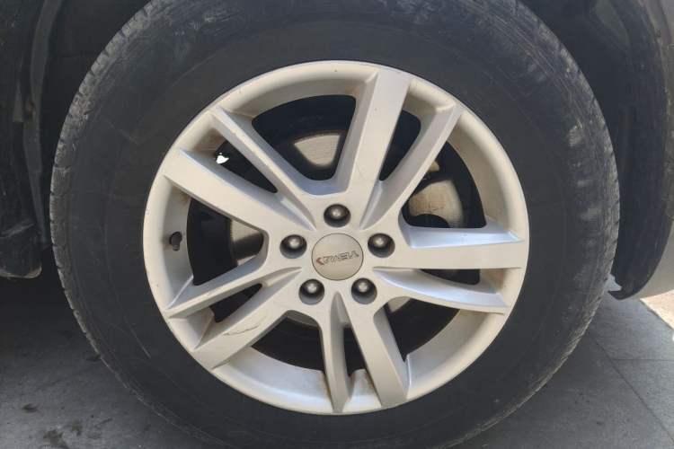 Used Yema T70  Right Front Wheel Hub