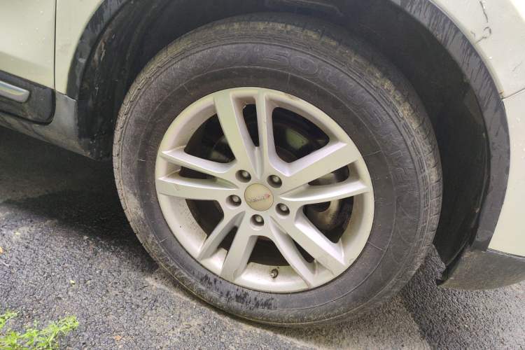 Used Yema T70 2016 1.8T CVT Elegant Model Right Front Wheel Hub