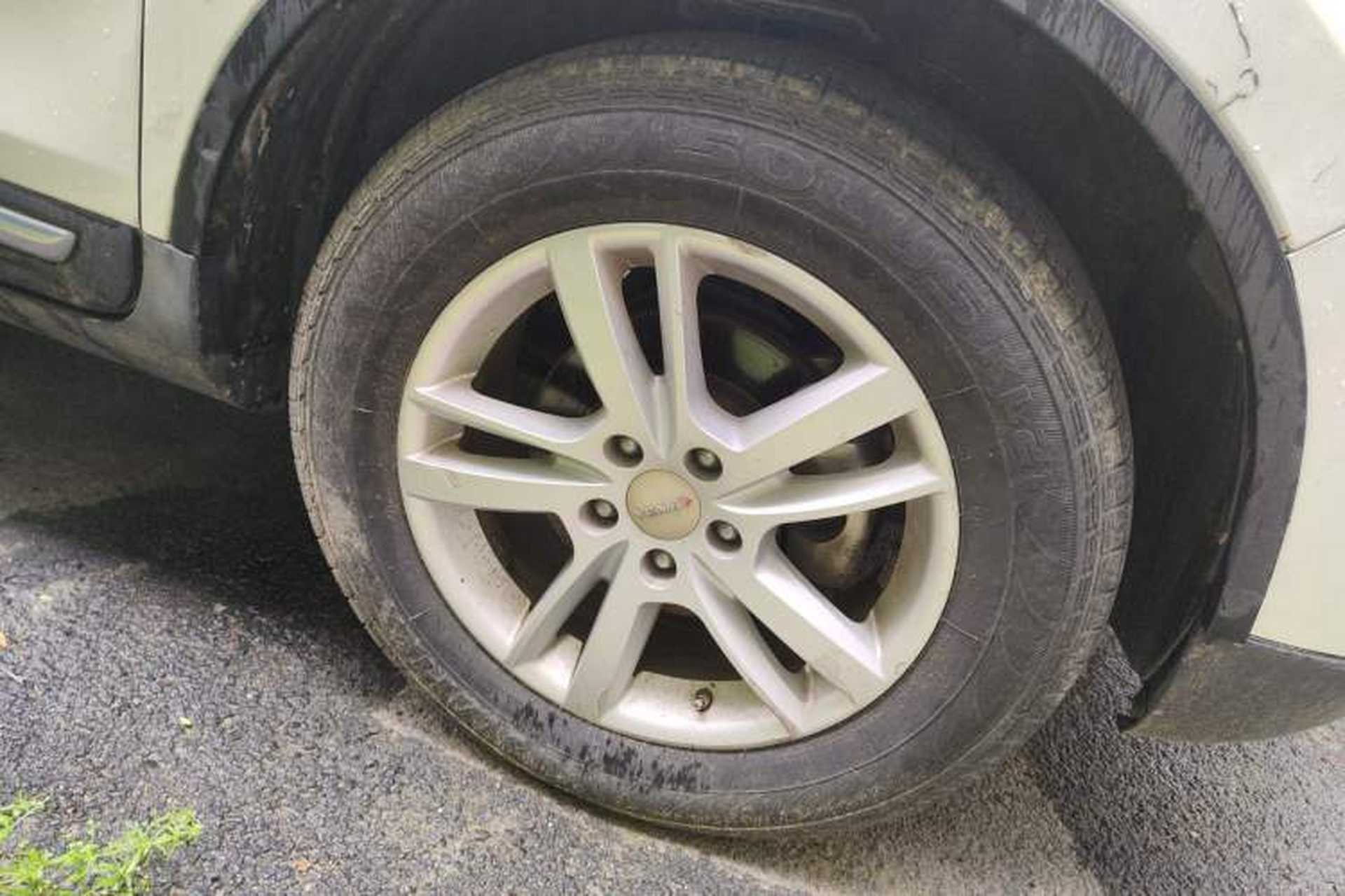 Used Yema T70 2016 1.8T CVT Elegant Model Right Front Wheel Hub