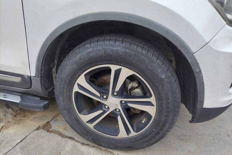 Used Yema T70 2016 1.8T CVT Elegant 7-Seater Right Front Wheel Hub