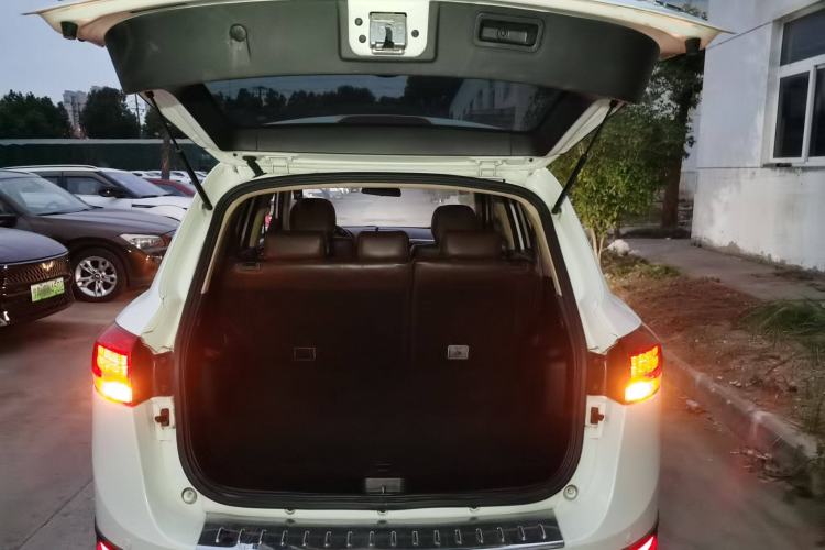 Used Yema T70 2016 Upgraded Model 1.8L Manual Elite Version Trunk