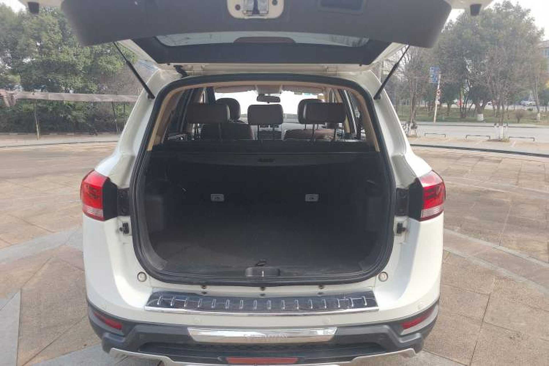 Used Yema T70 2016 Upgraded Model 1.8T CVT Flagship Edition Trunk