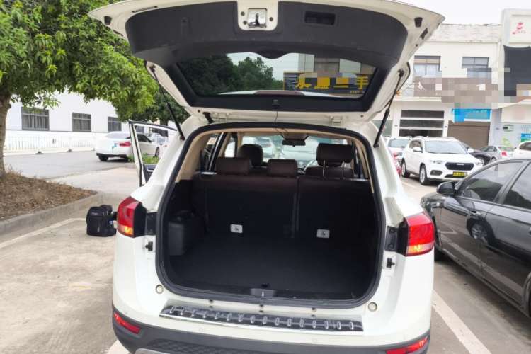 Used Yema T70 2016 1.8T CVT Ambition Model Trunk