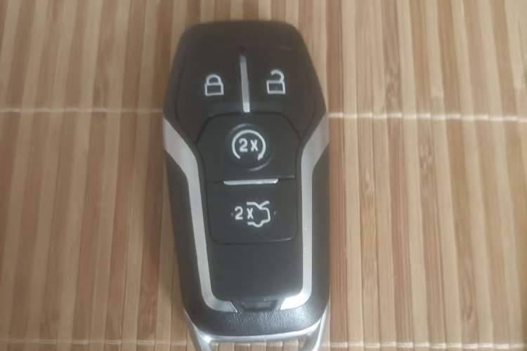 Used Yema T70 2016 Upgraded Model 1.8T CVT Flagship Edition Vehicle Key