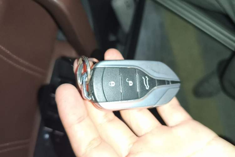 Used Yema T70 2016 Upgraded Model 1.5T Manual Luxury Version Vehicle Key