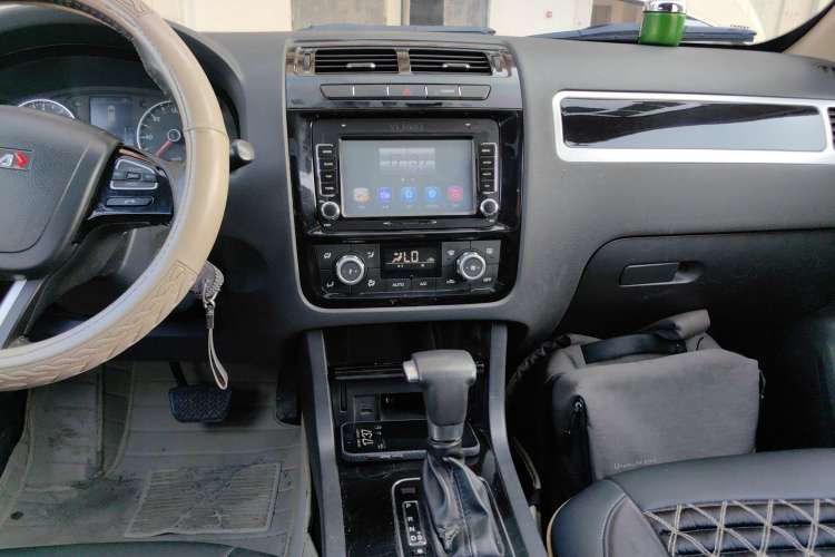 Used Yema T70 2016 1.8T CVT Elegant Model Audio And AC Panel