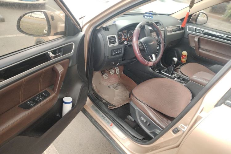 Used Yema T70 2016 Upgraded Model 1.5T Manual Luxury Version Driver Seat