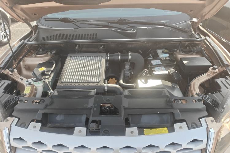 Used Yema T70 2016 Upgraded Model 1.8T CVT Flagship Edition Engine Bay