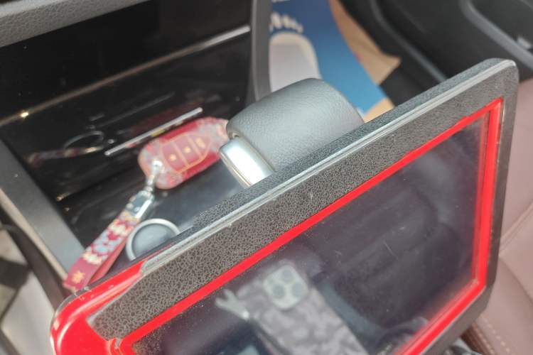 Used Yema T70 2016 Upgraded Model 1.8T CVT Flagship Edition Gear Lever