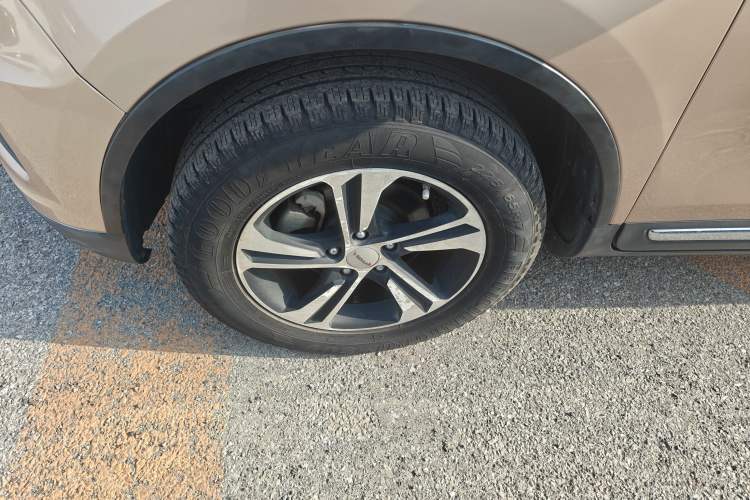 Used Yema T70 2016 Upgraded Model 1.8T CVT Flagship Edition Left Front Wheel Hub