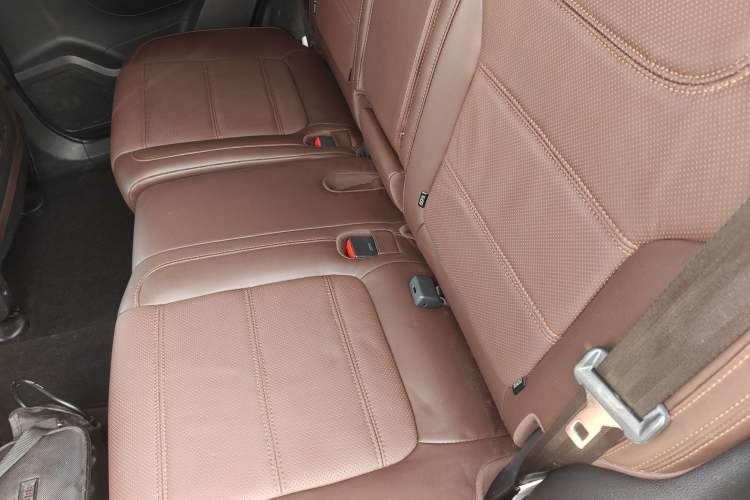 Used Yema T70 2016 Upgraded Model 1.8T CVT Flagship Edition Left Rear Seat
