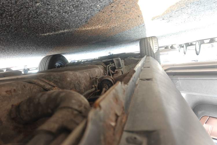 Used Yema T70 2016 Upgraded Model 1.8T CVT Flagship Edition Left Side Sill
