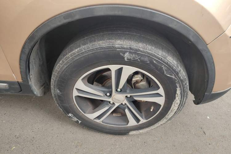 Used Yema T70 2016 Upgraded Model 1.5T Manual Luxury Version Right Front Wheel Hub
