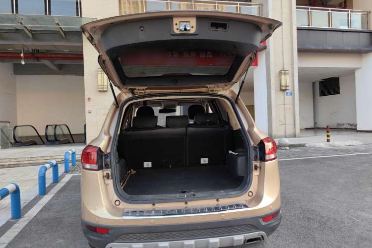 Used Yema T70 2016 1.8T CVT Elegant Model Trunk