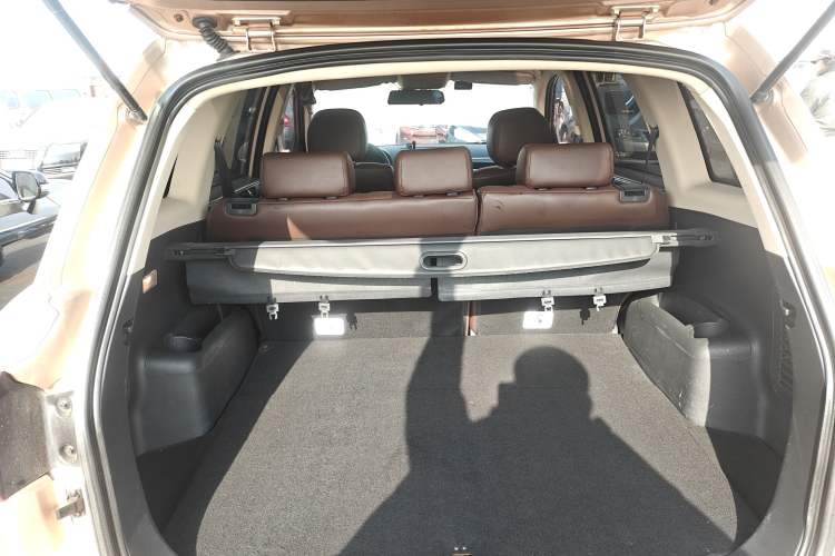 Used Yema T70 2016 Upgraded Model 1.8T CVT Flagship Edition Trunk