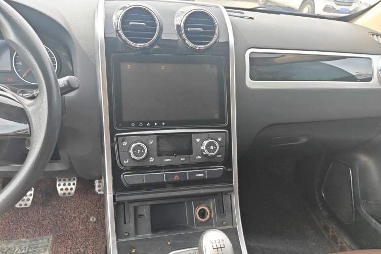 Used Yema T70 2017 T70S Sport Edition 1.5T Manual Leading Model Audio And AC Panel