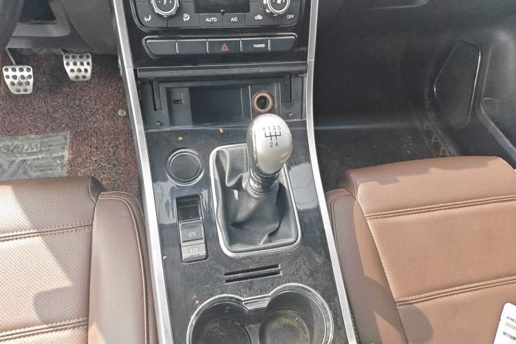 Used Yema T70 2017 T70S Sport Edition 1.5T Manual Leading Model Gear Lever