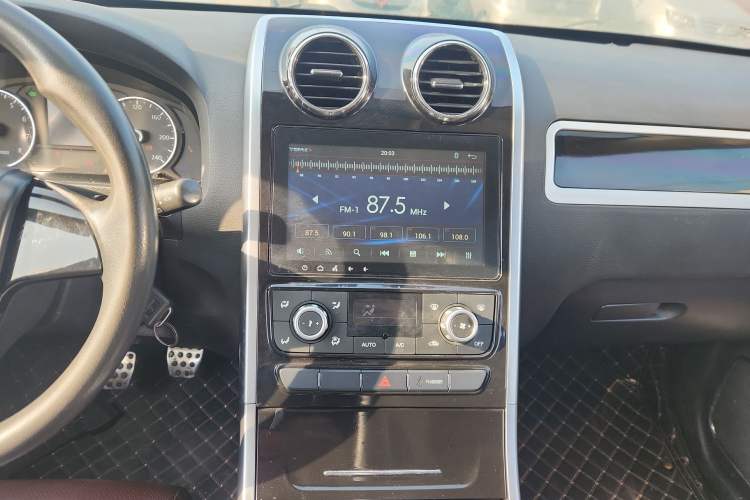 Used Yema T70 2017 T70S Sport Edition 1.5T Manual Leading Model Audio And AC Panel