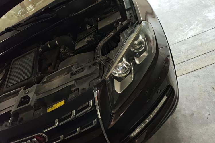 Used Yema T70 2017 T70S Sport Edition 1.8T CVT Flagship Model Engine Bay Left