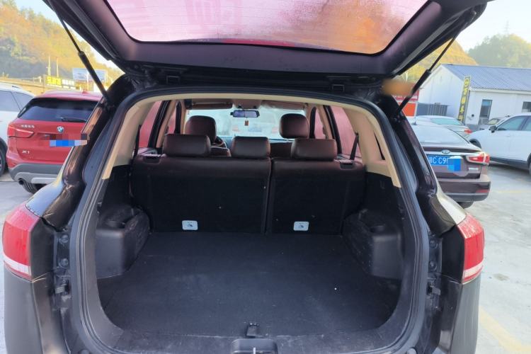 Used Yema T70 2017 T70S Sport Edition 1.5T Manual Leading Model Trunk