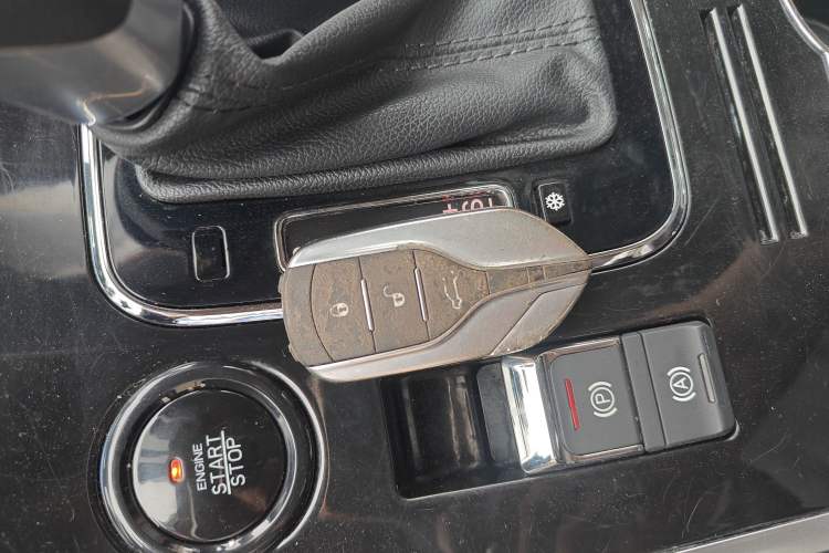 Used Yema T70 2017 T70S Sport Edition 1.8T CVT Flagship Model Vehicle Key