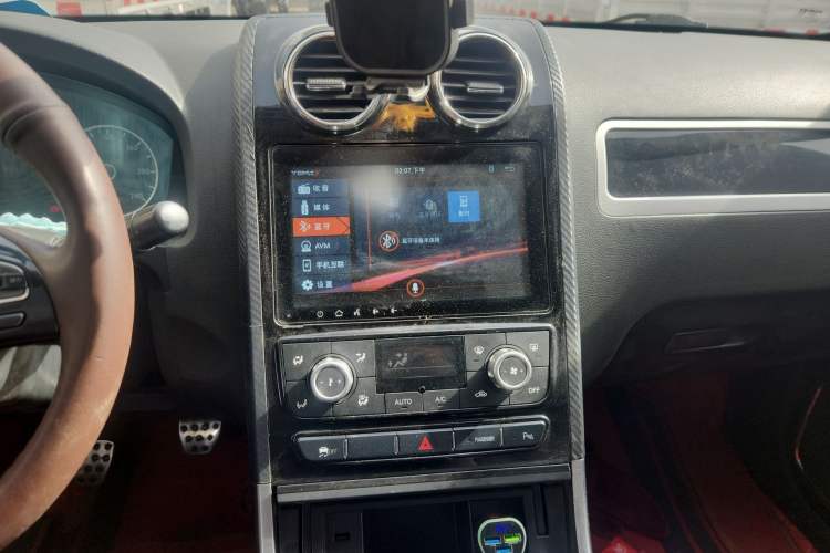 Used Yema T70 2017 T70S Sport Edition 1.5T Manual Luxury Model Audio And AC Panel