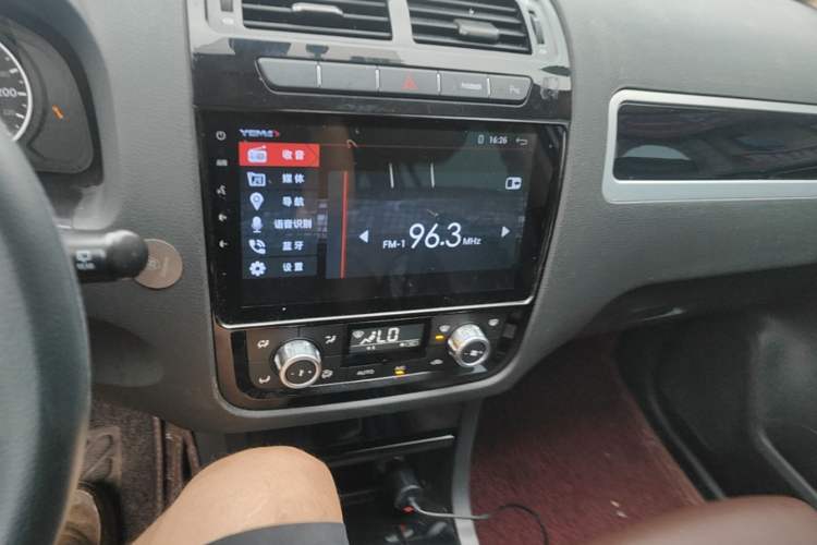 Used Yema T70 2017 T70S Sport Edition 1.5T Manual Luxury Model Audio And AC Panel