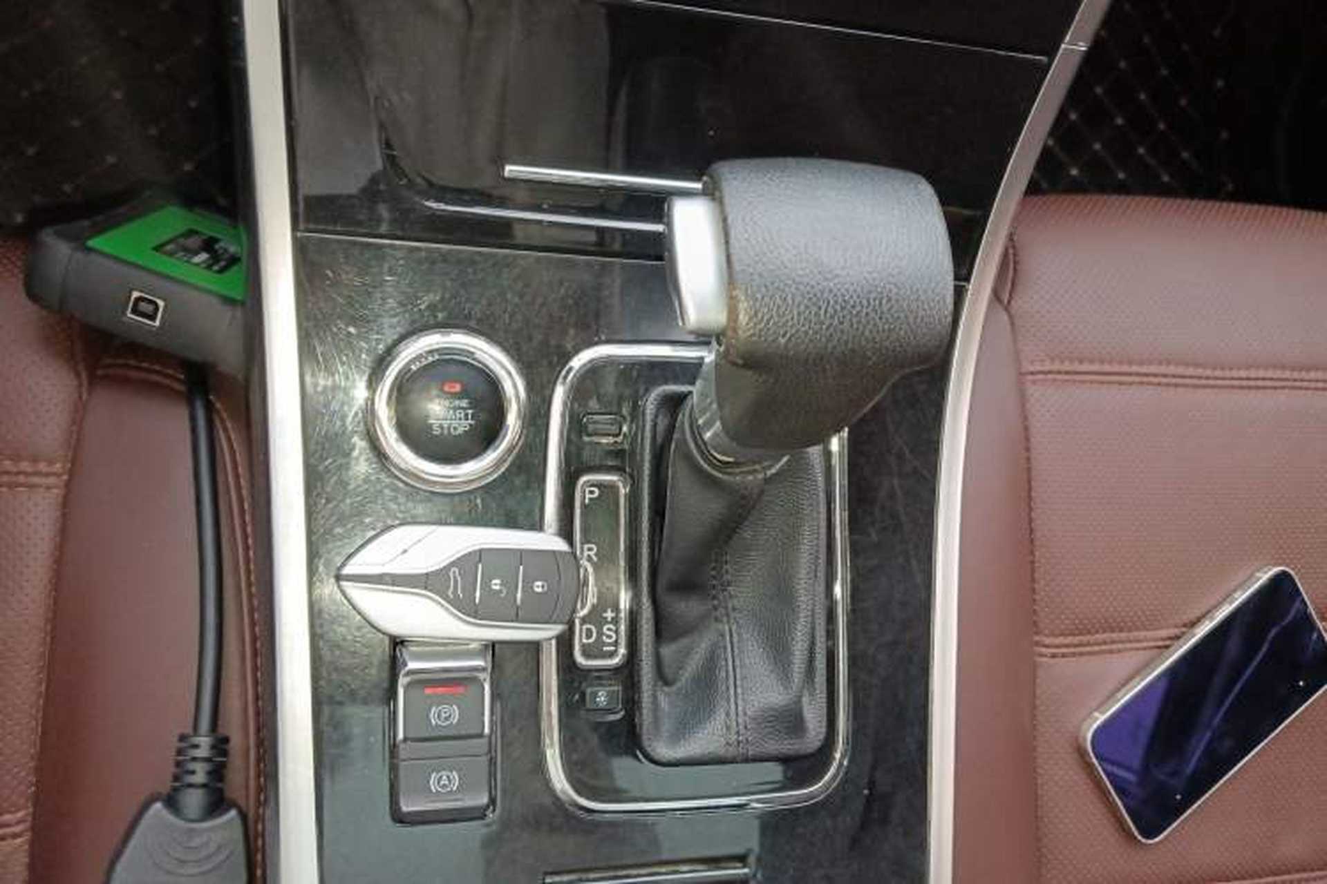 Used Yema T70 2017 T70S Sport Edition 1.8T CVT Flagship Model Gear Lever