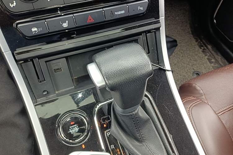 Used Yema T70 2017 T70S Sport Edition 1.8T CVT Flagship Model Gear Lever