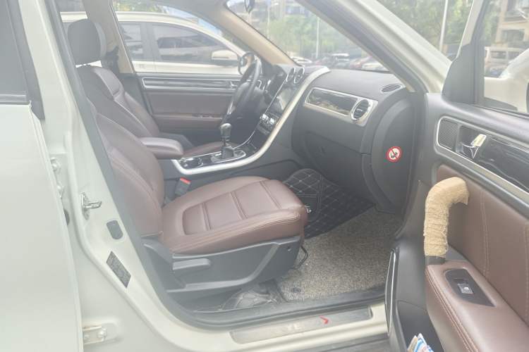 Used Yema T70 2017 T70S Sport Edition 1.5T Manual Leading Model Interior 3