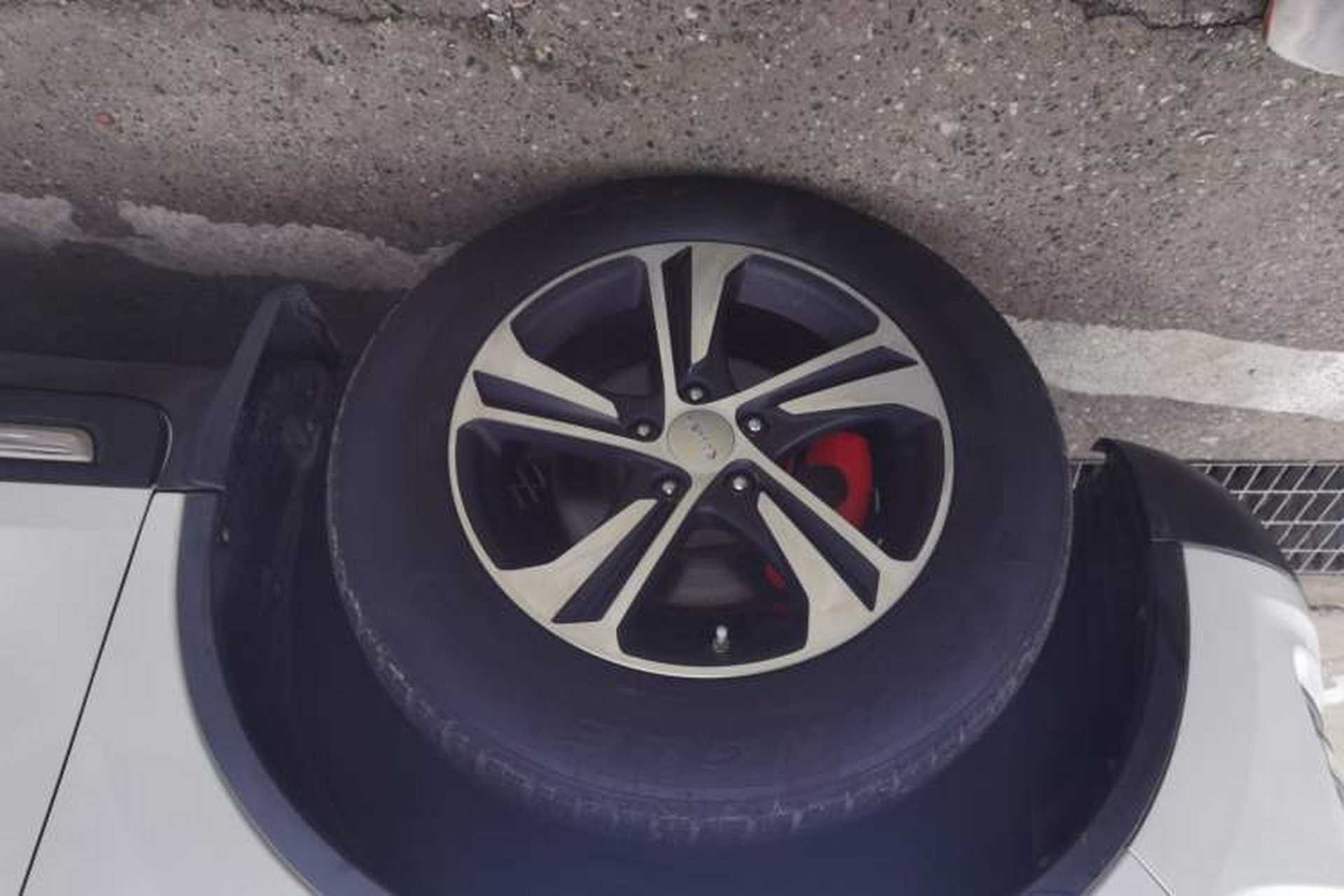 Used Yema T70 2017 T70S Sport Edition 1.8T CVT Flagship Model Left Front Wheel Hub