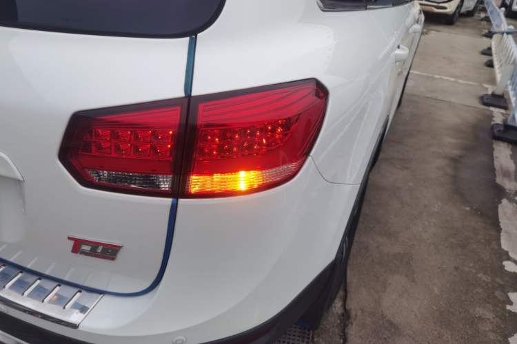 Used Yema T70 2017 T70S Sport Edition 1.8T CVT Flagship Model Right Rear Taillight