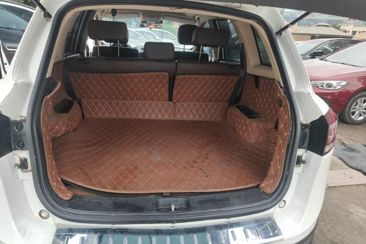 Used Yema T70 2017 T70S Sport Edition 1.5T Manual Luxury Model Trunk