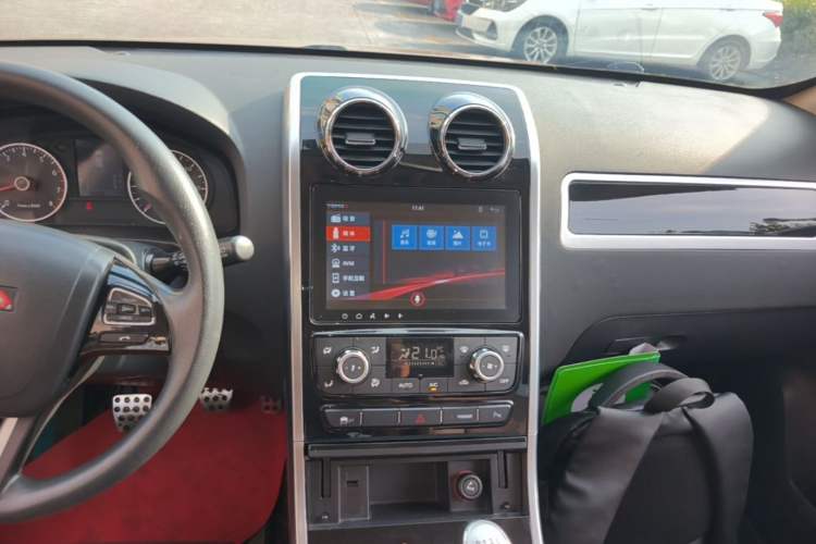 Used Yema T70 2017 T70S Sport Edition 1.5T Manual Luxury Model Audio And AC Panel