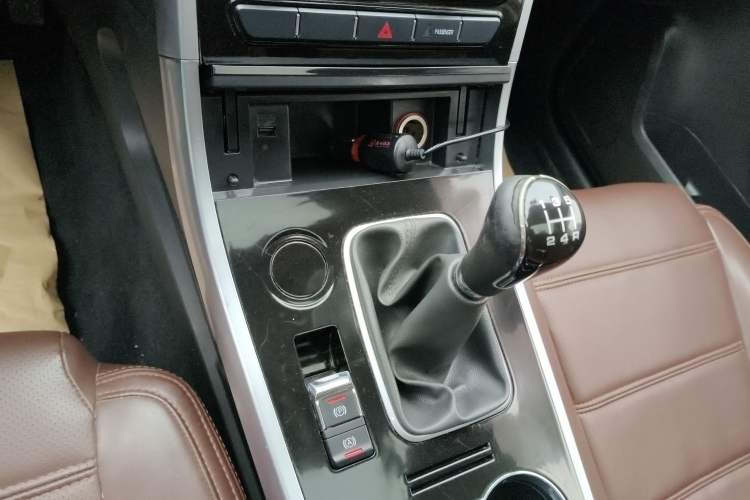 Used Yema T70 2018 T70S 1.8L Manual Value-Added Sunroof Edition Gear Lever