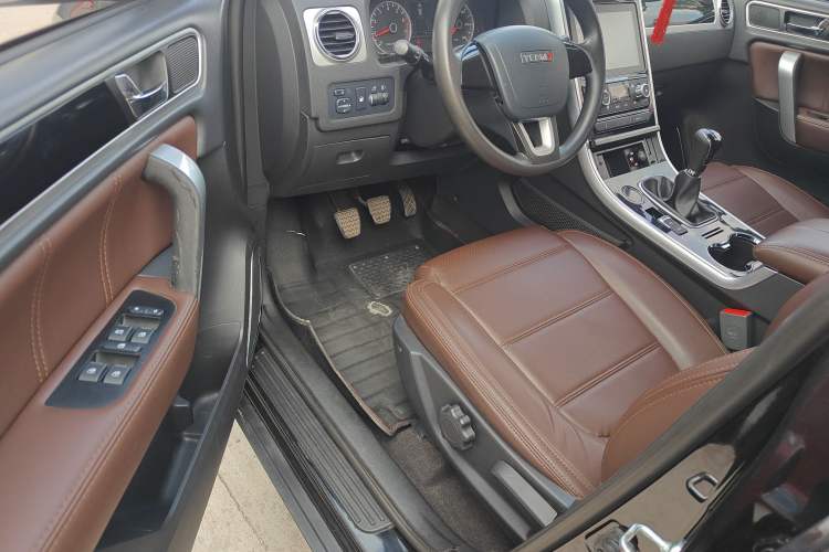 Used Yema T70 2018 T70S 1.8L Manual Value-Added Sunroof Edition Interior 2