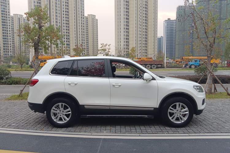 Used Yema T70 2018 T70S 1.8L Manual Value-Added Sunroof Edition Exterior 2