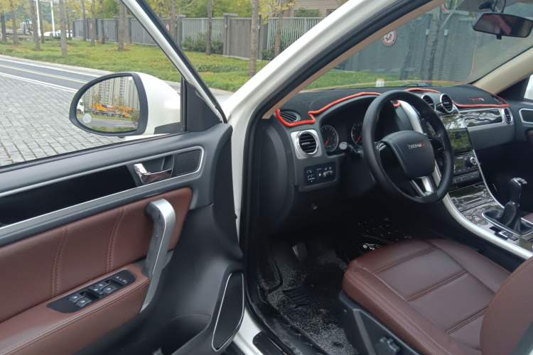 Used Yema T70 2018 T70S 1.8L Manual Value-Added Sunroof Edition Interior 2