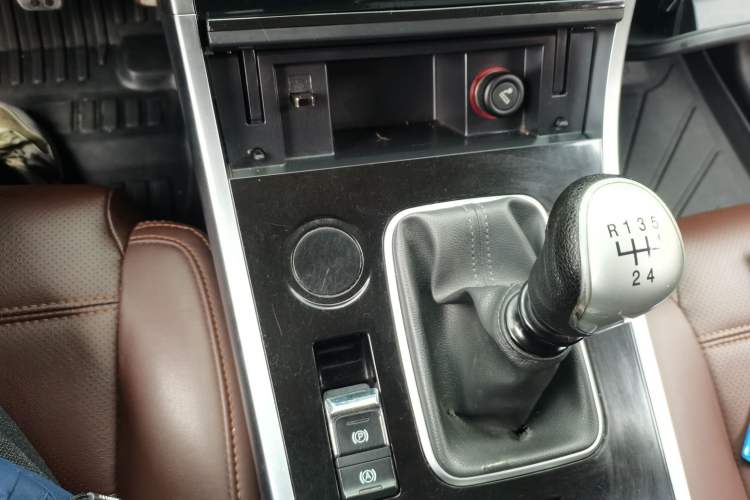 Used Yema T70 2019 T70S Sport Edition 1.5T Manual Leading Model Gear Lever